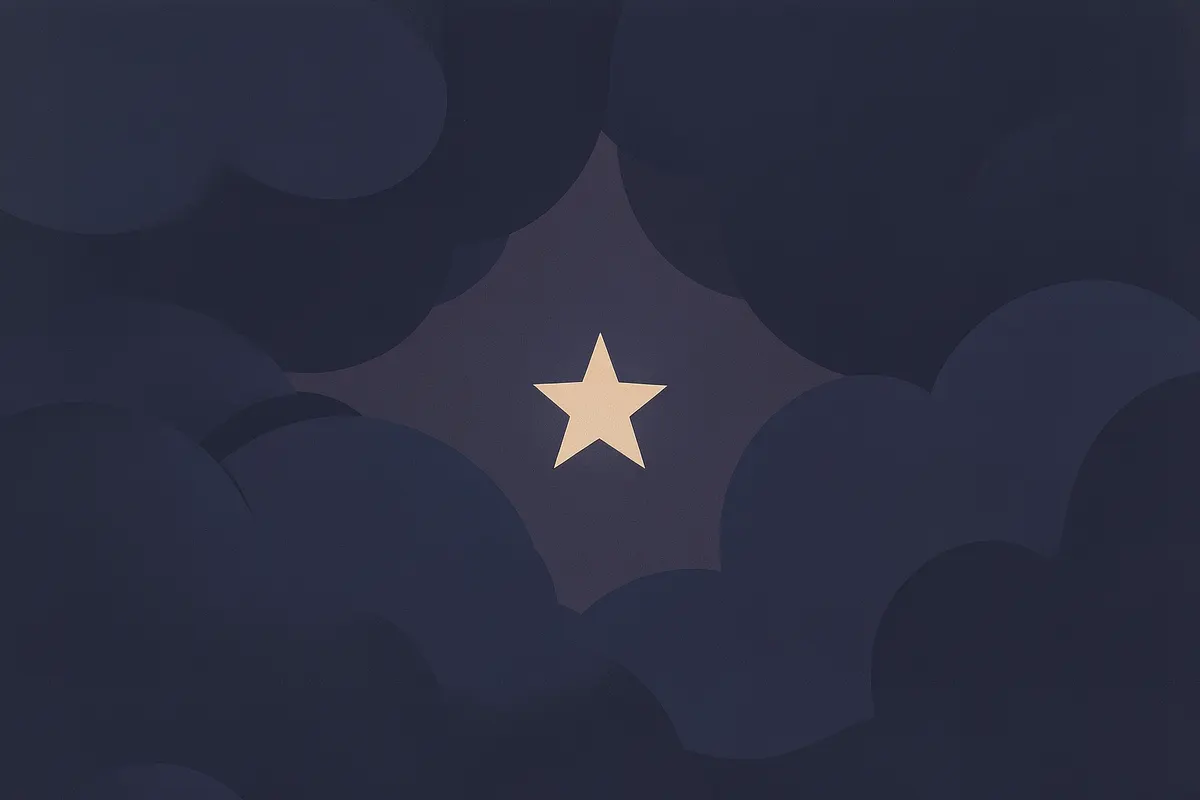 Uma única estrela solitária em um céu nublado