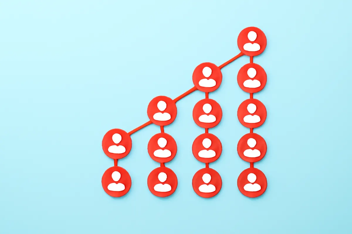 Gráfico de crescimento com ícones de pessoas conectadas, keyword provas sociais marketing digital
